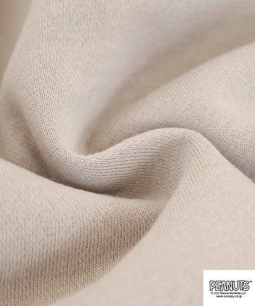 PEANUTS(ピーナッツ)の「PEANUTS スヌーピー柄裏起毛プルパーカー(パーカー・レディース・オフホワイト/グレイッシュベージュ/ブラック・M/L/LL/3L/4L/S)」の18枚目の写真
