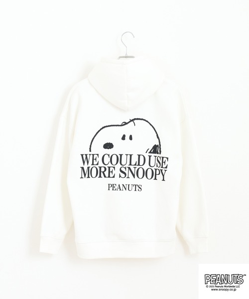 PEANUTS(ピーナッツ)の「PEANUTS スヌーピー柄裏起毛プルパーカー(パーカー・レディース・オフホワイト/グレイッシュベージュ/ブラック・M/L/LL/3L/4L/S)」の5枚目の写真