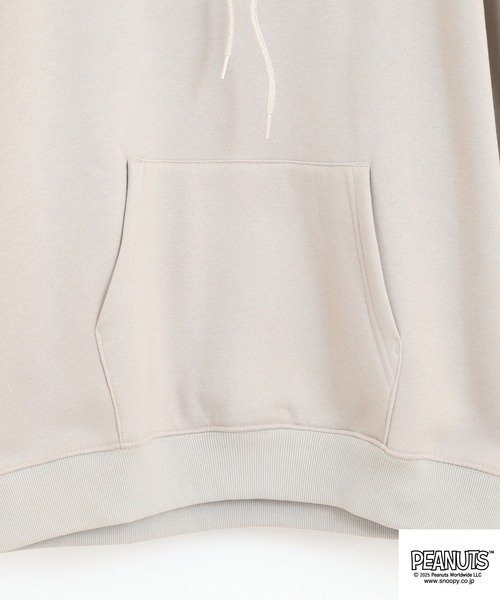 PEANUTS(ピーナッツ)の「PEANUTS スヌーピー柄裏起毛プルパーカー(パーカー・レディース・オフホワイト/グレイッシュベージュ/ブラック・M/L/LL/3L/4L/S)」の11枚目の写真