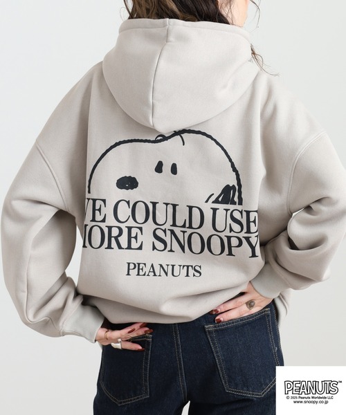 PEANUTS(ピーナッツ)の「PEANUTS スヌーピー柄裏起毛プルパーカー(パーカー・レディース・オフホワイト/グレイッシュベージュ/ブラック・M/L/LL/3L/4L/S)」の21枚目の写真