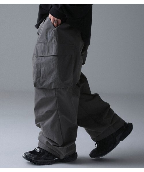 AVANDRESS(アバンドレス )の「Rne Big Pocket Pants BLACK(スウェットパンツ・レディース・ブラック・MEDIUM/LARGE)」の2枚目の写真