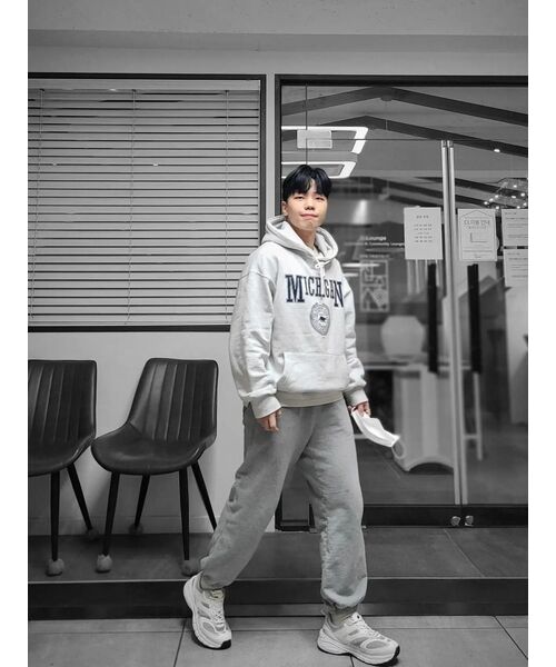 MUSINSA STANDARD（ムシンサスタンダード）の「ワイドスウェットパンツ[ミディアムグレー]（スウェットパンツ・メンズ・その他・SMALL/MEDIUM/LARGE/X-LARGE/XX-LARGE）」の14枚目の写真