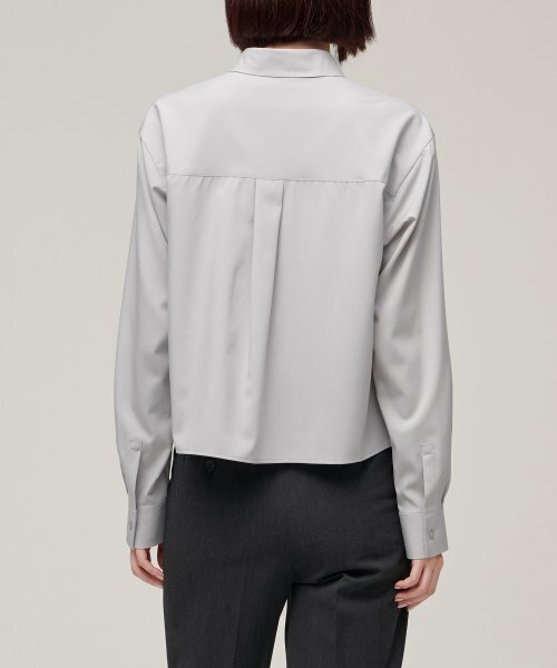MUSINSA STANDARD WOMAN（ムシンサスタンダードウーマン）の「ウィメンズリラックスドクロップシルキーシャツ[ライトグレー]（シャツ/ブラウス・レディース・その他・SMALL/MEDIUM）」の3枚目の写真