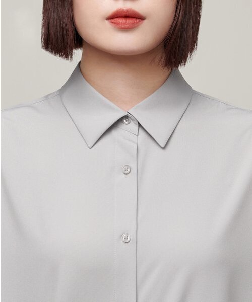 MUSINSA STANDARD WOMAN（ムシンサスタンダードウーマン）の「ウィメンズリラックスドクロップシルキーシャツ[ライトグレー]（シャツ/ブラウス・レディース・その他・SMALL/MEDIUM）」の4枚目の写真