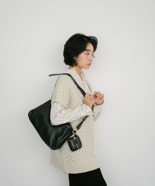レザレットポーチ付きショルダーバッグL（ショルダーバッグ）｜THEATRE