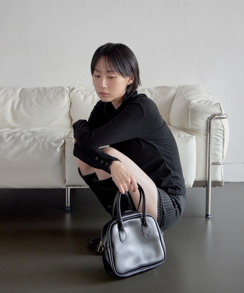 UNE MANSION(ユヌマンション)の「【インナーストライプパンツ付き】バック切り替えデザインストライプスリムパンツミニスカート(スカート・レディース・ブラック/グレー・SMALL/MEDIUM/LARGE)」の8枚目の写真