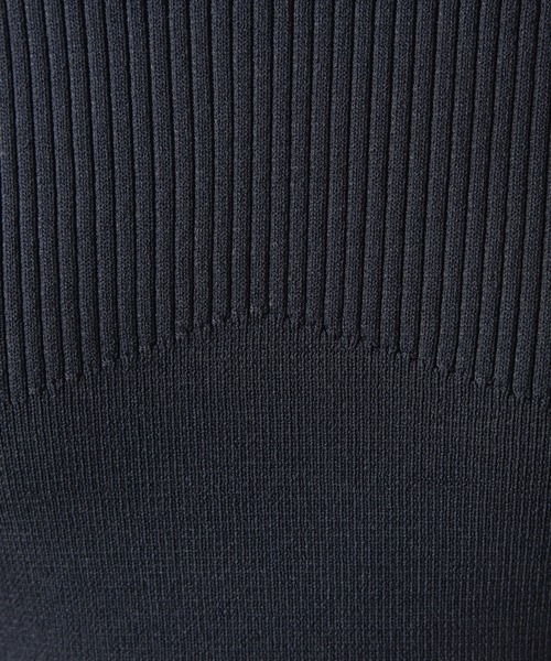 COLLAGE GALLARDAGALANTE(コラージュガリャルダガランテ)の「リブ切替Vニット(ニット/セーター・レディース・オフホワイト/チャコールグレー・FREE)」の18枚目の写真