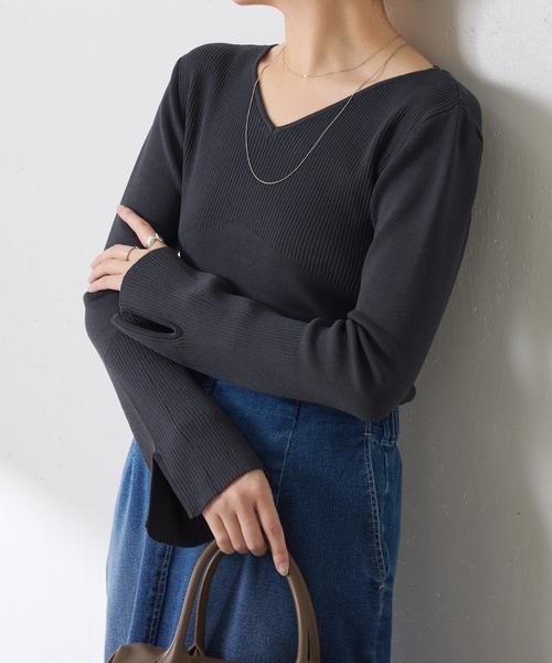 COLLAGE GALLARDAGALANTE(コラージュガリャルダガランテ)の「リブ切替Vニット(ニット/セーター・レディース・オフホワイト/チャコールグレー・FREE)」の16枚目の写真