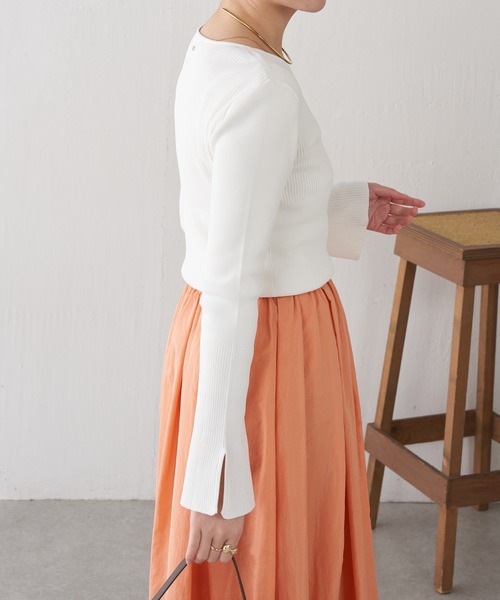 COLLAGE GALLARDAGALANTE(コラージュガリャルダガランテ)の「リブ切替Vニット(ニット/セーター・レディース・オフホワイト/チャコールグレー・FREE)」の6枚目の写真