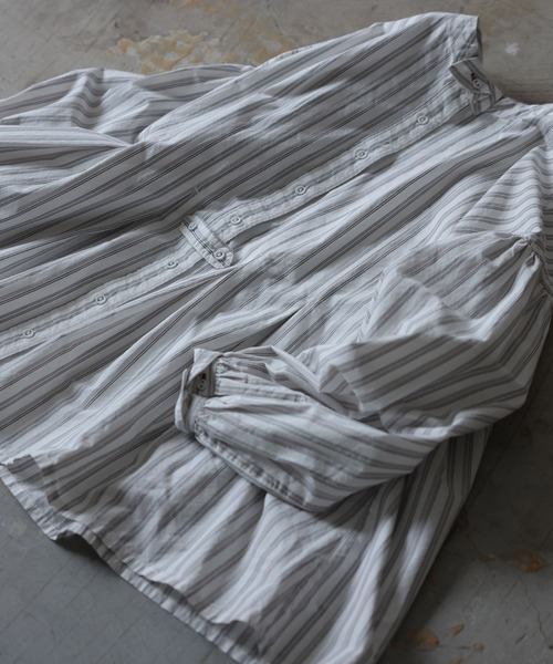 soulberry（ソウルベリー）の「ベストに合わせる、やさしいストライプのブラウス（シャツ/ブラウス・レディース・オフホワイト・5L/4L/3L/LL/L/M）」の3枚目の写真