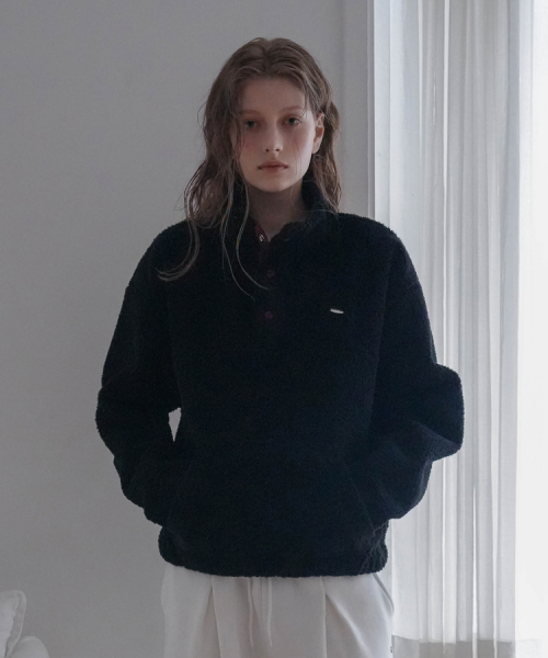 DEHEVE（デヘヴェ）の「Shearling Half Zip-up [Black]（その他トップス・レディース・ブラック・FREE）」の2枚目の写真
