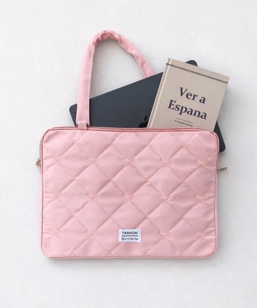 pyornim(ピョルニム)の「【26年春夏新作】【肩掛け対応】リボン 刺繍 キルティング PCケース バッグ パソコン タブレット バッグインバッグ(PC・タブレットケース・レディース・ピンク/ホワイト/ブラック・F)」の3枚目の写真
