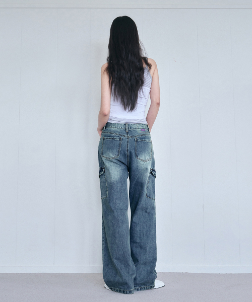OURDAYZ（アワーデイズ）の「サンディッドカーゴワイドデニムパンツ [VINTAGE BLUE]（デニムパンツ・レディース・その他・LARGE/MEDIUM/SMALL/X-SMALL）」の4枚目の写真