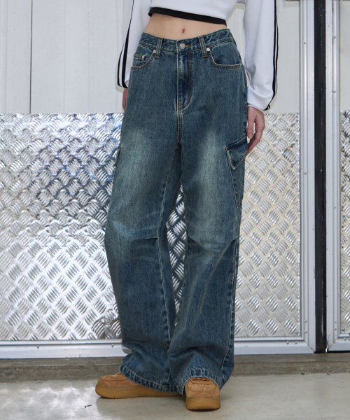 OURDAYZ（アワーデイズ）の「サンディッドカーゴワイドデニムパンツ [VINTAGE BLUE]（デニムパンツ・レディース・その他・LARGE/MEDIUM/SMALL/X-SMALL）」の6枚目の写真