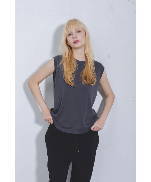 GOAT(ゴート)の「GOAT / COMPACT NO SLEEVE TEE(Tシャツ/カットソー・レディース・ダークグレー/ダークネイビー/ライトイエロー/ブラック/オリーブ/アイボリー・S/M)」の1枚目の写真