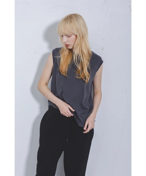 GOAT(ゴート)の「GOAT / COMPACT NO SLEEVE TEE(Tシャツ/カットソー・レディース・ダークグレー/ダークネイビー/ライトイエロー/ブラック/オリーブ/アイボリー・S/M)」の19枚目の写真