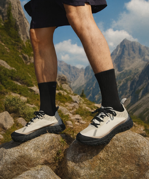 ODDSOCKS（オッドソックス）の「クールマックスクッショニングカラーランニングクルーソックス - ブラック（スポーツグッズ・レディース・その他・M23cm～25cm/L25cm～27cm）」の2枚目の写真