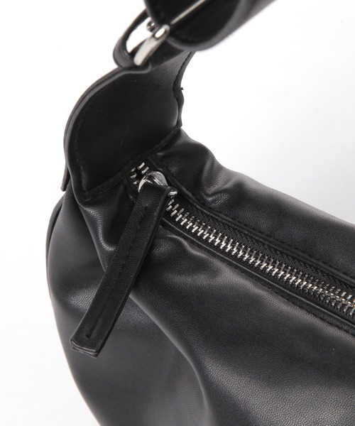 LAKOLE(ラコレ)の「ソフトラウンド2WAYショルダーバッグ / 632390(ショルダーバッグ・レディース・ブラウン/ブラック/オフホワイト・FREE)」の11枚目の写真