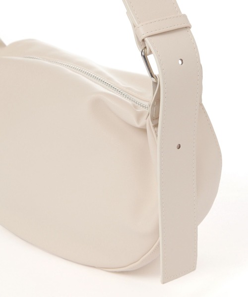 LAKOLE(ラコレ)の「ソフトラウンド2WAYショルダーバッグ / 632390(ショルダーバッグ・レディース・ブラウン/ブラック/オフホワイト・FREE)」の16枚目の写真