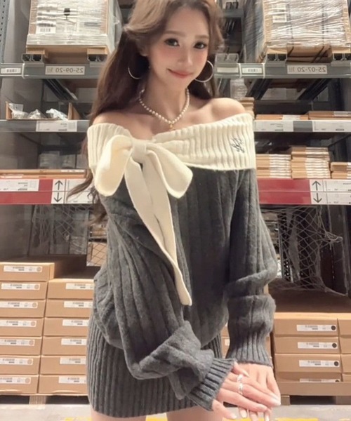 AsheKsha(アシクシャ)の「オフショルダーニットのボディコンドレス(ワンピース・レディース・ダークグレー・M)」の3枚目の写真