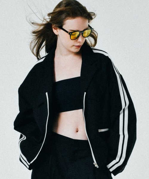 COME（シーオーエムイー）の「[UNISEX] Satin-Trimmed Padded Racing Jacket (Black)（デニムジャケット・メンズ・その他・1(M)/2(L)）」の2枚目の写真