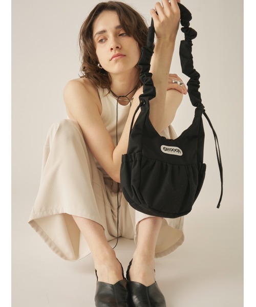 AIC.(エーアイシー)の「OUTDOOR Egg Shoulder Bag(ショルダーバッグ・レディース・ピンク/グリーン/ブラック・FREE)」の1枚目の写真