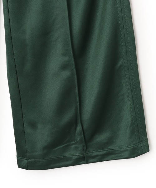 NIKE(ナイキ)の「NIKE WMNS NSW BELTED PINTUCK PANT / ナイキ ウィメンズ ルーズ ミッドライズ ベルト付き ピンタックパンツ【SP】(その他パンツ・レディース・グリーン/ブラック・S/L/M)」の8枚目の写真