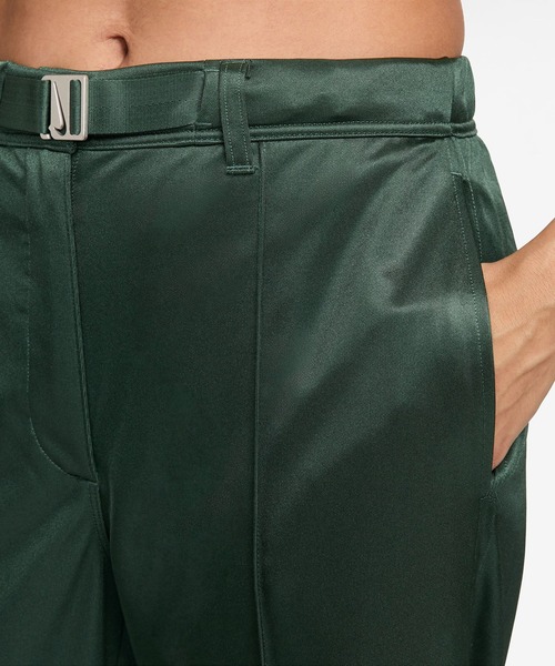 NIKE(ナイキ)の「NIKE WMNS NSW BELTED PINTUCK PANT / ナイキ ウィメンズ ルーズ ミッドライズ ベルト付き ピンタックパンツ【SP】(その他パンツ・レディース・グリーン/ブラック・S/L/M)」の6枚目の写真
