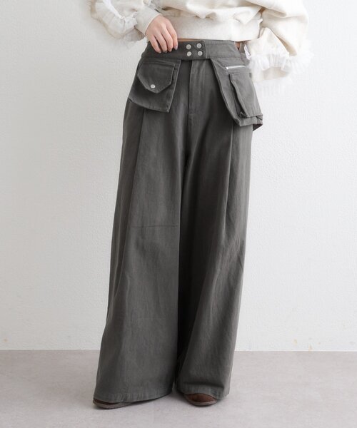 w closet(ダブルクローゼット)の「ポケットベルト付きパンツ(その他パンツ・レディース・チャコールグレー/ブラウン・MEDIUM/SMALL)」の1枚目の写真