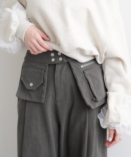 w closet(ダブルクローゼット)の「ポケットベルト付きパンツ(その他パンツ・レディース・チャコールグレー/ブラウン・MEDIUM/SMALL)」の8枚目の写真