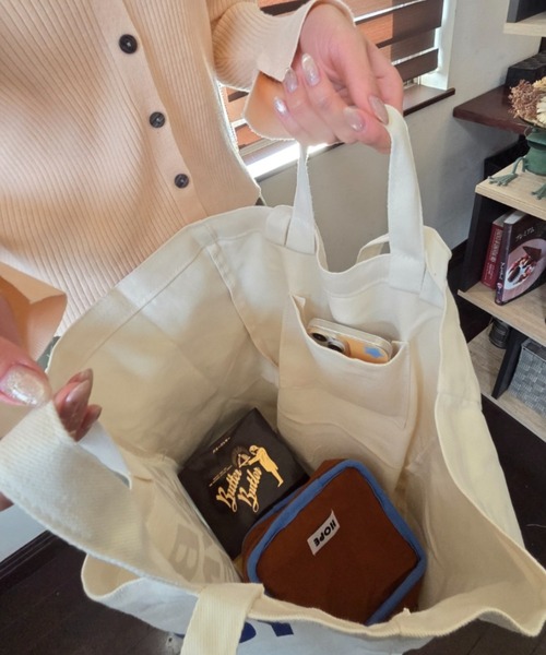 tolene(トレネ)の「2way 英字プリント A4サイズ収納可能 トートバッグ ハンドバッグ(トートバッグ・レディース・ホワイト/グリーン・FREE)」の16枚目の写真