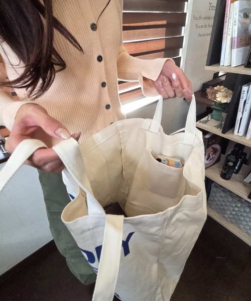 tolene(トレネ)の「2way 英字プリント A4サイズ収納可能 トートバッグ ハンドバッグ(トートバッグ・レディース・ホワイト/グリーン・FREE)」の18枚目の写真