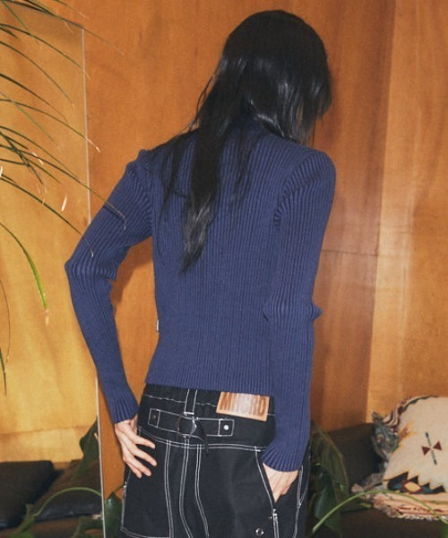 MAHAGRID(マハグリッド)の「mahagrid 『mahagrid/マハグリッド』 Two-Tone Zip-Up Cardigan/短丈ツートンジップアップカーディガン(カーディガン/ボレロ・レディース・ブルー/ブラック・S/L)」の14枚目の写真