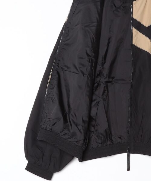 Reebok(リーボック)の「REEBOK UNISEX ICON REMIX TRACK JACKET RMBD00HC99FAB0021061(ブルゾン・メンズ・ブラック・L)」の3枚目の写真