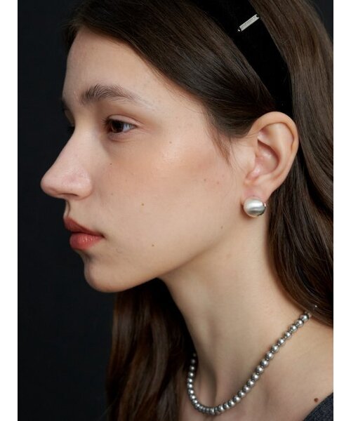 LOVE ME MONSTER(ラブミーモンスター)の「Pure Chic Ball Earrings M_SV (L233MER050)(ピアス(両耳用)・レディース・シルバー・FREE)」の3枚目の写真