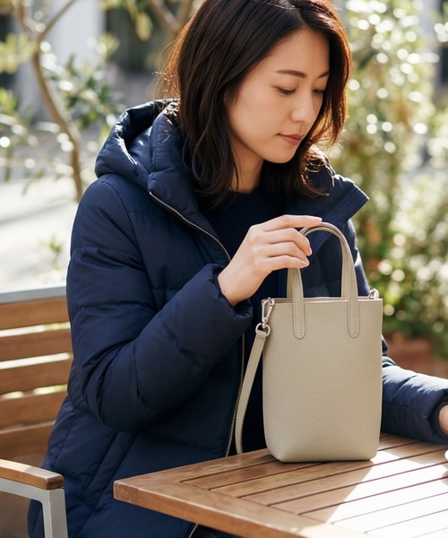 STYLE DELI(スタイルデリ)の「【DELI by】リアルレザーミニマルスクエアショルダーバッグ(ショルダーバッグ・レディース・ブラック/ブラウン/ライトグレー・FREE)」の1枚目の写真
