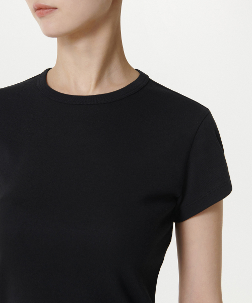MUSINSA STANDARD WOMAN（ムシンサスタンダードウーマン）の「ウィメンズスリムクルーネックTシャツ[ブラック]（Tシャツ/カットソー・レディース・その他・LARGE/MEDIUM/SMALL/X-SMALL/X-LARGE）」の6枚目の写真