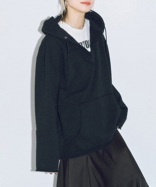 CITYSHOP(シティーショップ)の「HOODIE SWEAT SHIRT:スウェット(スウェット・レディース・ブラック/ホワイト・FREE)」の1枚目の写真