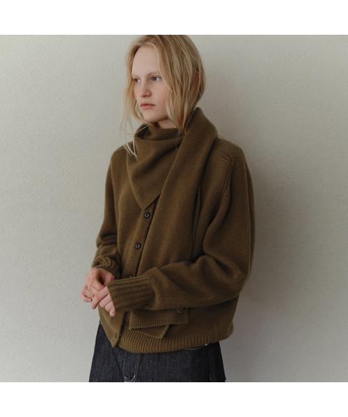 URAGO(ユラーゴ)の「Wool muffler set cardigan(カーディガン/ボレロ・レディース・オリーブ/チャコールグレー・FREE)」の2枚目の写真