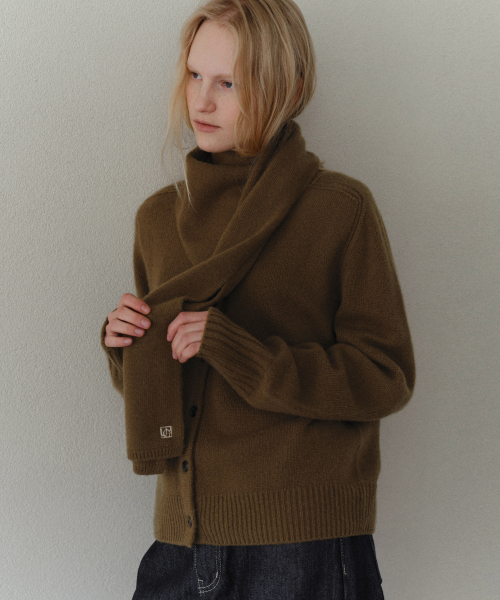 URAGO(ユラーゴ)の「Wool muffler set cardigan(カーディガン/ボレロ・レディース・オリーブ/チャコールグレー・FREE)」の3枚目の写真