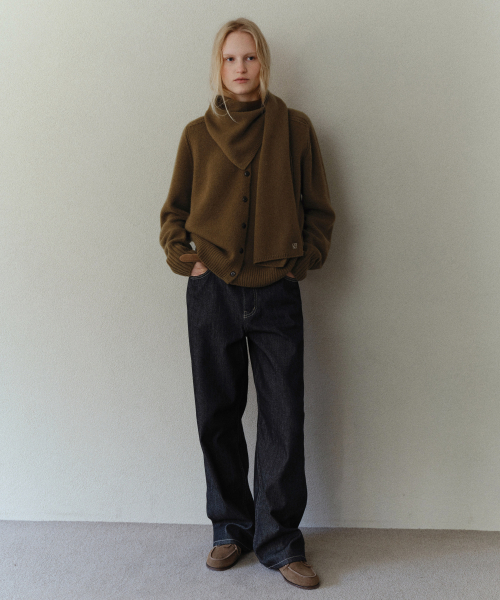 URAGO(ユラーゴ)の「Wool muffler set cardigan(カーディガン/ボレロ・レディース・オリーブ/チャコールグレー・FREE)」の4枚目の写真