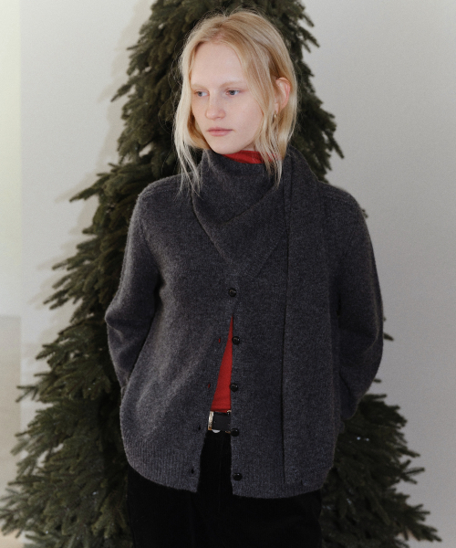 URAGO(ユラーゴ)の「Wool muffler set cardigan(カーディガン/ボレロ・レディース・オリーブ/チャコールグレー・FREE)」の5枚目の写真