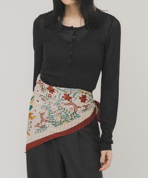 KBF（ケイビーエフ）の「ヴィンテージフラワースカーフ（バンダナ/スカーフ・レディース・レッド/オレンジ・ONE）」の4枚目の写真