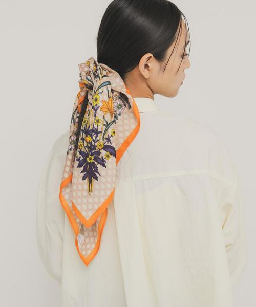 KBF（ケイビーエフ）の「ヴィンテージフラワースカーフ（バンダナ/スカーフ・レディース・レッド/オレンジ・ONE）」の14枚目の写真