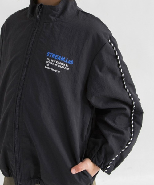 DRC branshes(ディーアールシーブランシェス)の「【WEB限定/DRC】撥水加工袖ラインナイロンジャケット(ナイロンジャケット・キッズ・ブルーグレー/ブラック/ベージュ・150/100/120/130/140/110)」の22枚目の写真