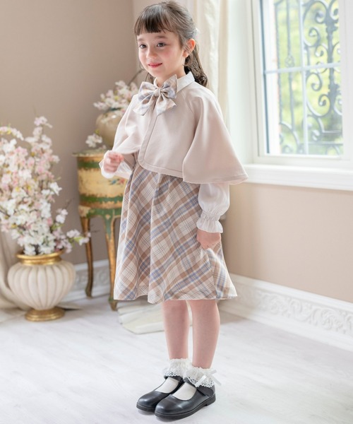 Catherine Cottage（キャサリンコテージ）の「ケープ付きチェック柄ワンピース4点セット kids（スーツセット・キッズ・オフホワイト/ベージュ・110/120/130）」の13枚目の写真