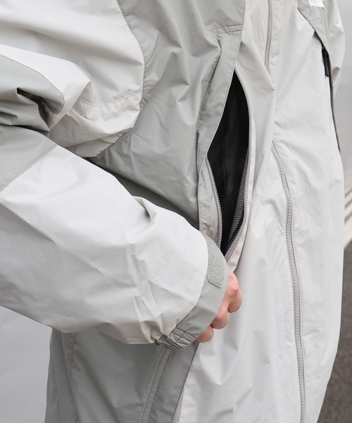 THE NORTH FACE(ザノースフェイス)の「THE NORTH FACE/ザ・ノース・フェイス ブルゾン メンズ チムニーウインドジャケット NP22650(ブルゾン・メンズ・アイボリー/ダークグレー・L/XL/M)」の12枚目の写真