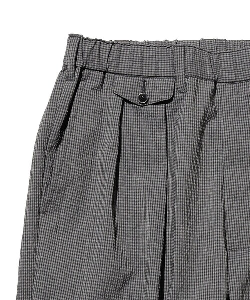 BEAMS PLUS（ビームスプラス）の「2 Pleats Anywhere(wear) Seersucker Plaid（その他パンツ・メンズ・グレー/ネイビー・X-LARGE/LARGE/MEDIUM/SMALL）」の6枚目の写真