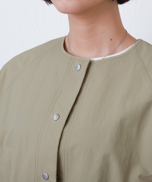 libelle more（リベル モア）の「【防花粉加工】ナイロンノーカラーコート（ノーカラーコート・レディース・アイボリー/グレイッシュベージュ/カーキ/ブラック/モカ/ネイビー・M/L）」の12枚目の写真