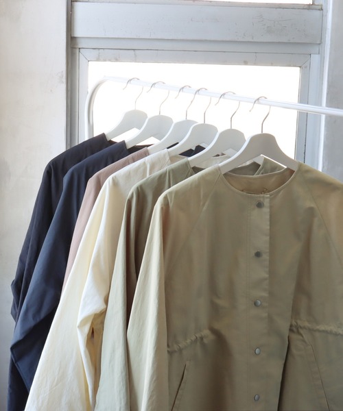 libelle more（リベル モア）の「【防花粉加工】ナイロンノーカラーコート（ノーカラーコート・レディース・アイボリー/グレイッシュベージュ/カーキ/ブラック/モカ/ネイビー・M/L）」の15枚目の写真